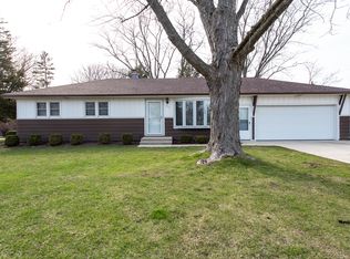 878 Estes St, Crystal Falls, IL 60031