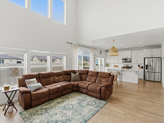 4th image of 5080 N Folkstone Dr