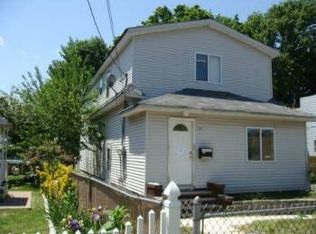 17 Chestnut St, Garfield, NJ 07026
