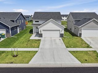 6321 Saint Ann Ave, Horace, ND 58047