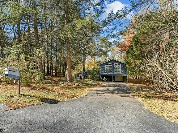 3rd image of 126 Armstrong Rd
