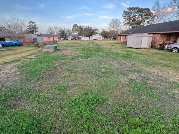 306 W 9th St, Donaldsonville, LA 70346