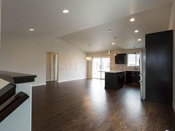 2nd image of 1275 5th St NW