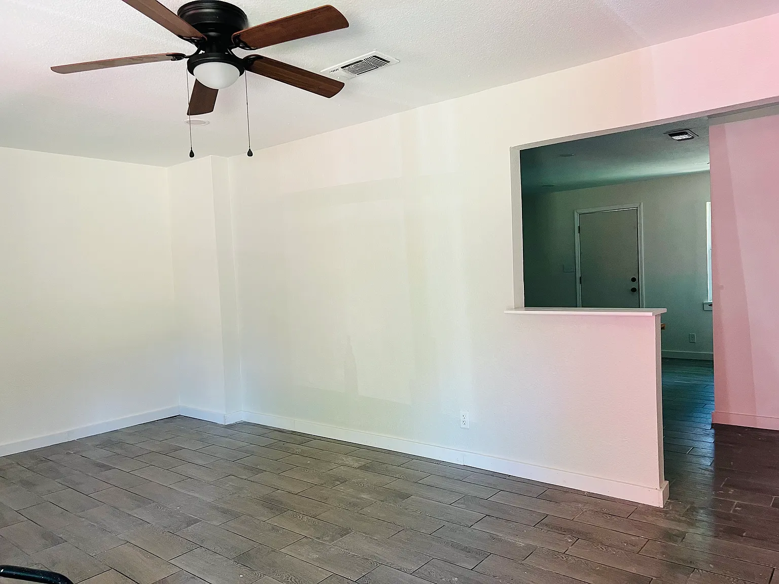 2 bed, 1000 sqft, $1,490 — Photo 2