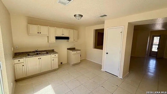 10026 Sungate Park — Photo 6