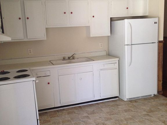 2nd image of 803 Amye St