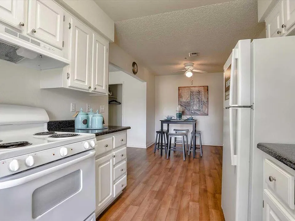 Sterling Sahara Apartments