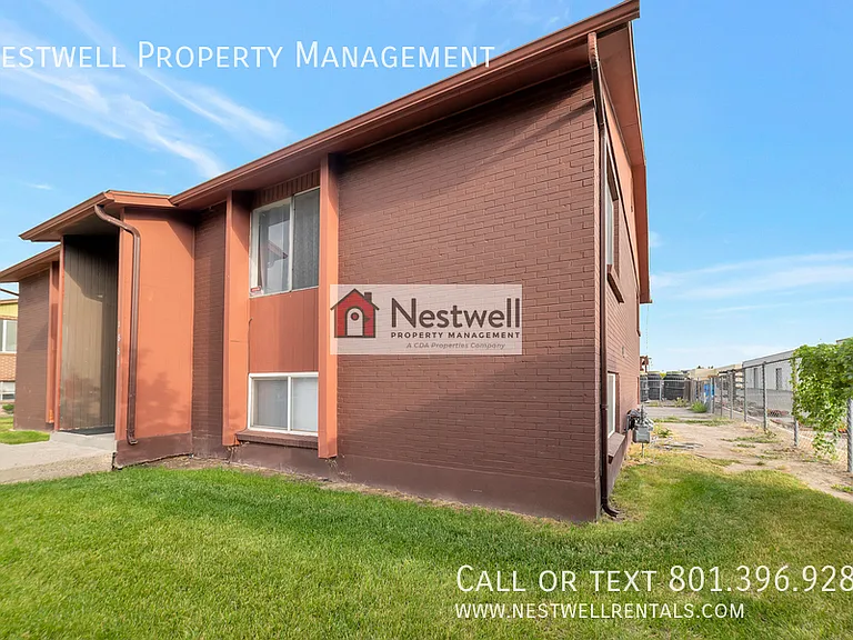 1881 W Lake Park Dr #3 — Photo 29