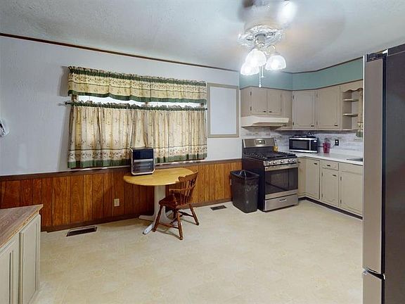 5th image of 515 W Washington Ave