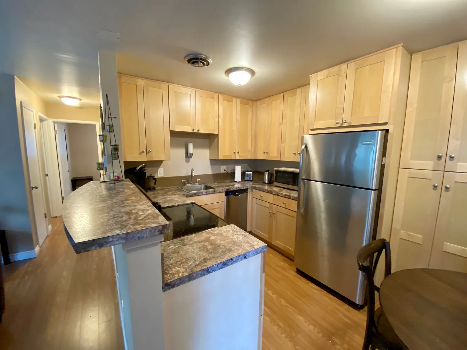 2 bed, 730 sqft, $1,895 — Photo 4