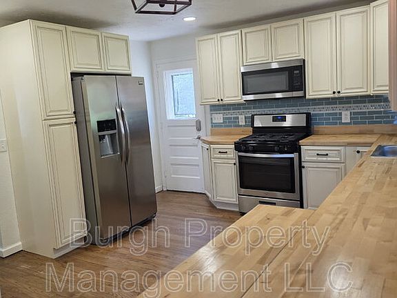 5th image of 300 Maxwell Dr