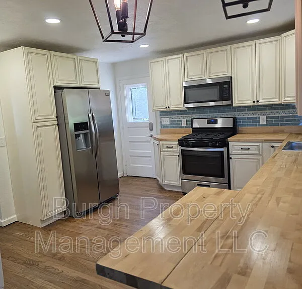 300 Maxwell Dr — Photo 5