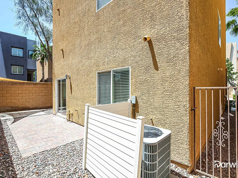 9389 Brigham Ave — Photo 15