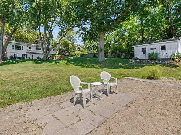 58875 Hill Dr, Lawrence, MI 49064