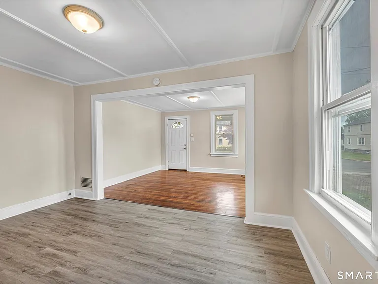 128-130 Sisson St #2 — Photo 8