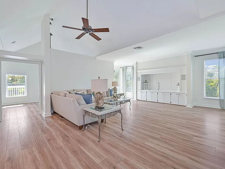 6941 Hunters Rd — Photo 23