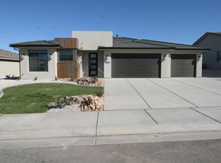 3083 E Photinia Dr, Saint George, UT 84790