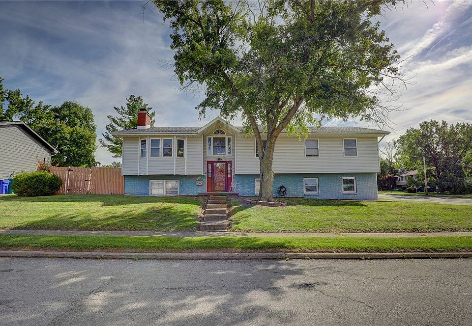 1st image of 2220 N Longwood Dr