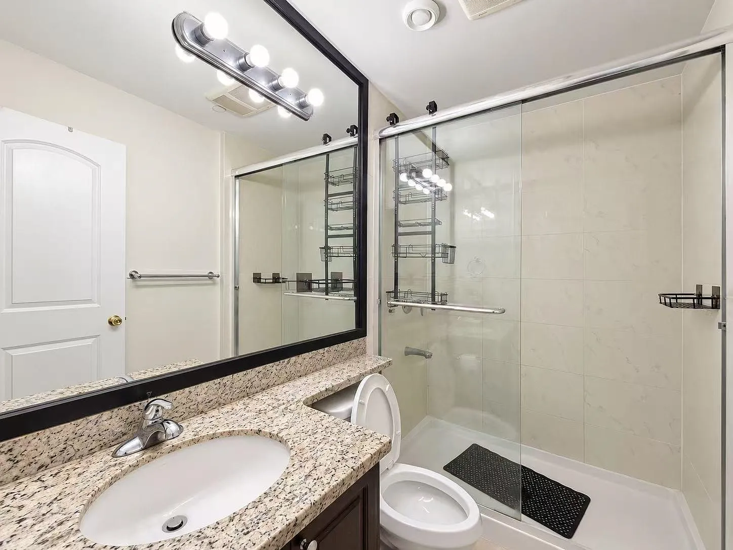 2 bed, 700 sqft, $1,850 — Photo 3
