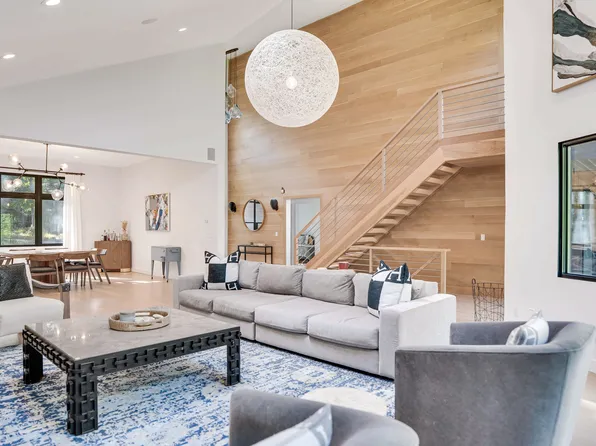 4 Ruffed Grouse Ct, East Hampton, NY 11937