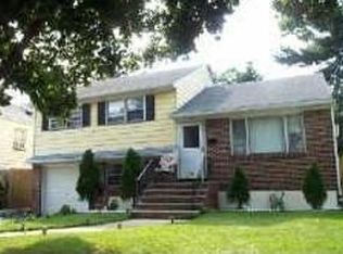 404 Amsterdam Ave, Roselle, NJ 07203