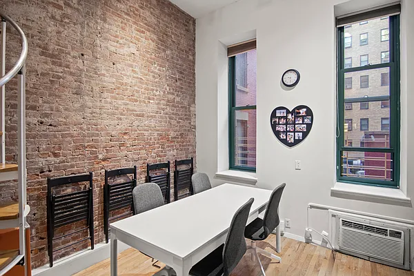 Sold by HomeDax Real Estate | media 15