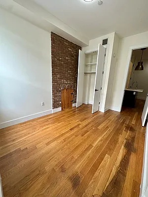 Rented by Aron Fried, LREB | media 23