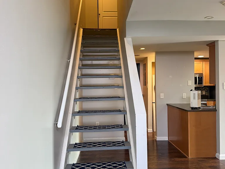 1054 S Kingshighway Blvd #N — Photo 9