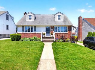 288 Arlington Street, Mineola, NY 11501