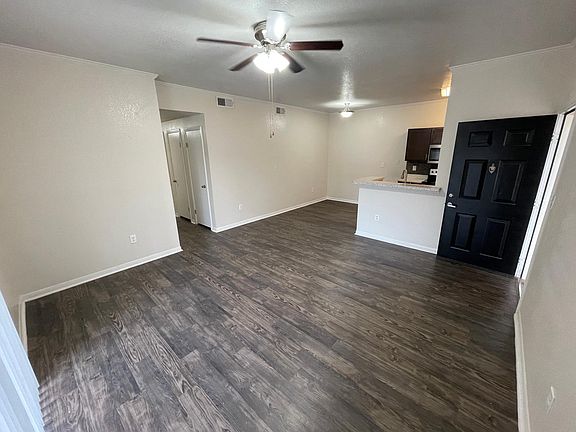 3rd image of 1904 Aquarena Springs Dr