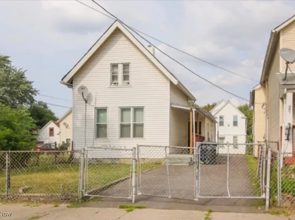 1571 E 45th St, Cleveland, OH 44103