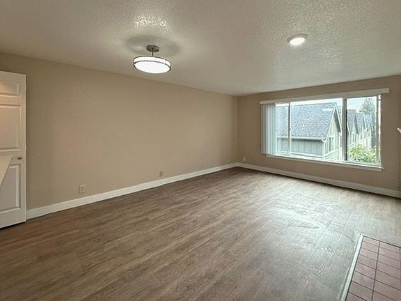 4th image of 13732 Midvale Ave N APT 201