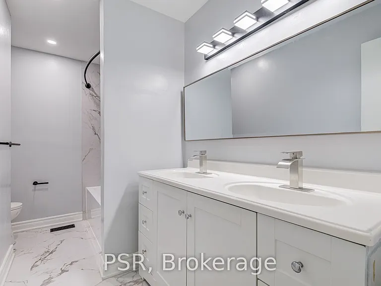 166 Adele Cres — Photo 43