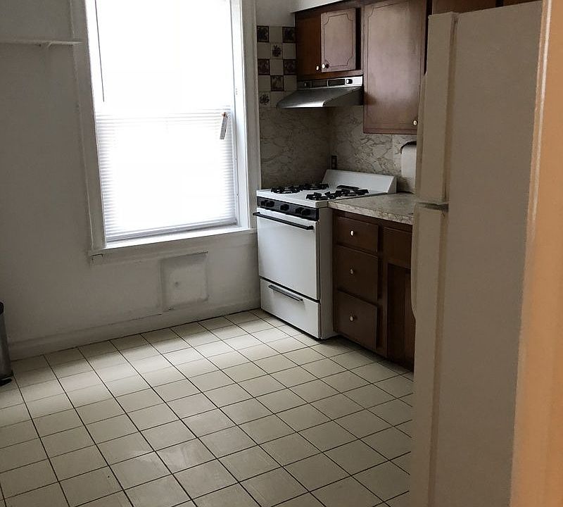 1st image of 5017 45th St APT 1R