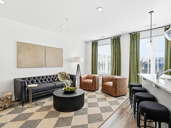 3rd image of 707 26th Ave N APT 210