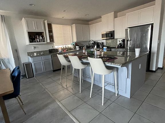 3rd image of 524 Millwood Dr