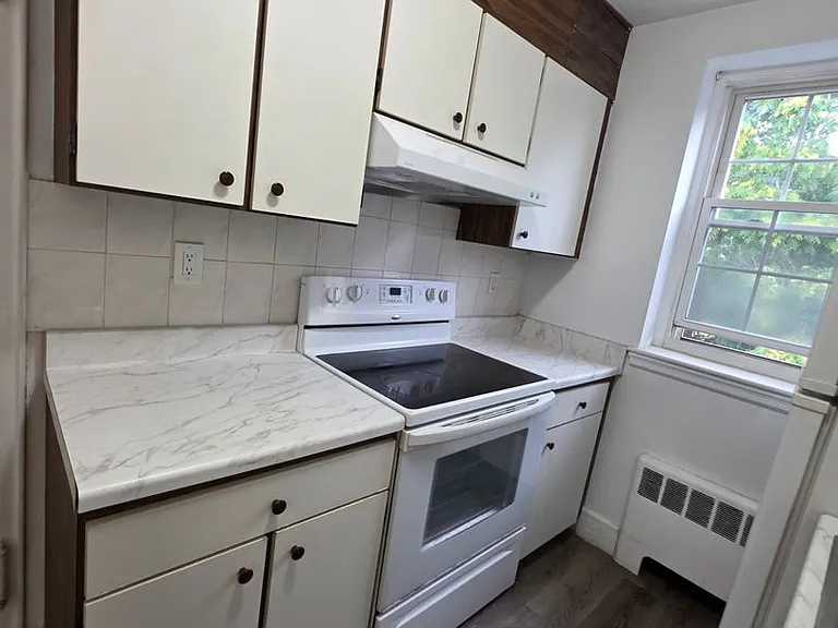 25 Englewood Ave #6 — Photo 2