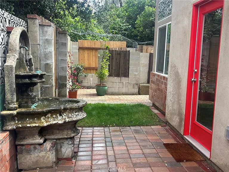 1802 N Raymond Ave — Photo 72