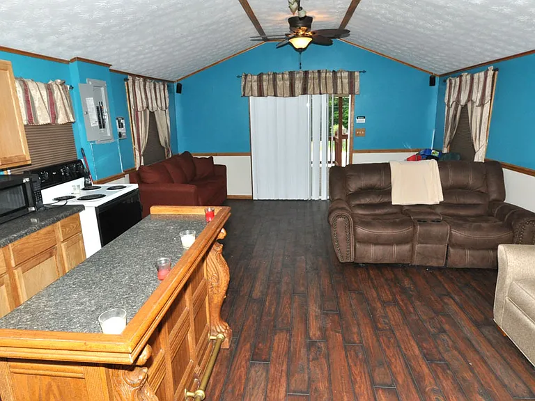 8358 Maple St SW — Photo 3