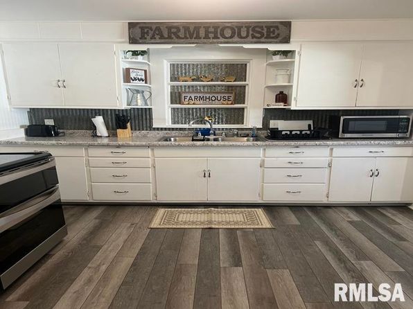 1205 S Park Ave, Herrin, IL 62948
