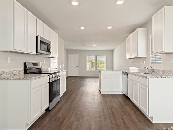 2nd image of 1422 Outrigger Way
