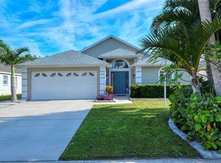 3930 Hidden Glen Dr, Sarasota, FL 34241