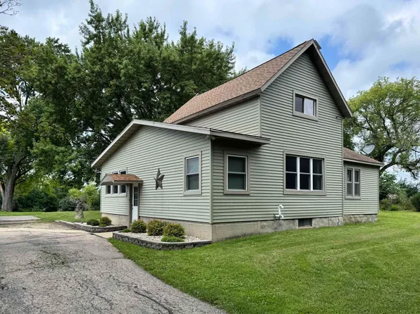 N5889 S Crystal Lake Rd, Beaver Dam, WI 53916