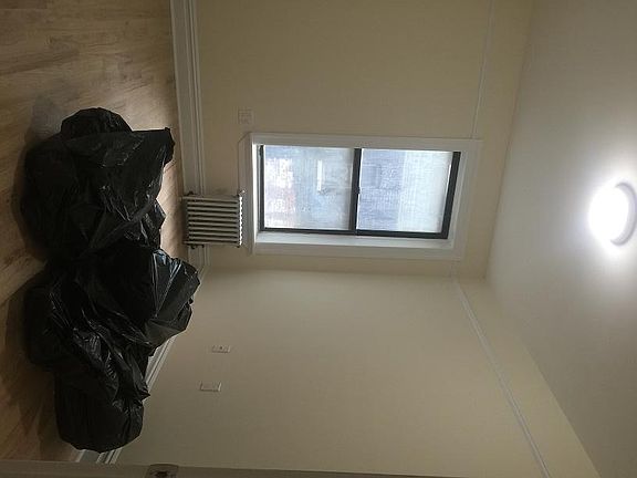 5th image of 520 W 183rd St APT 43