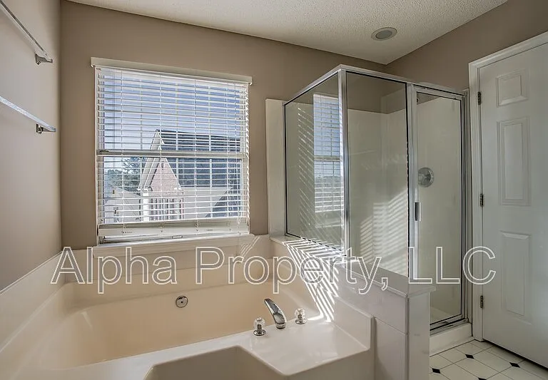 120 Windsong Dr — Photo 18