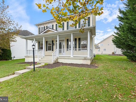 3rd image of 308 E Wainscot Dr