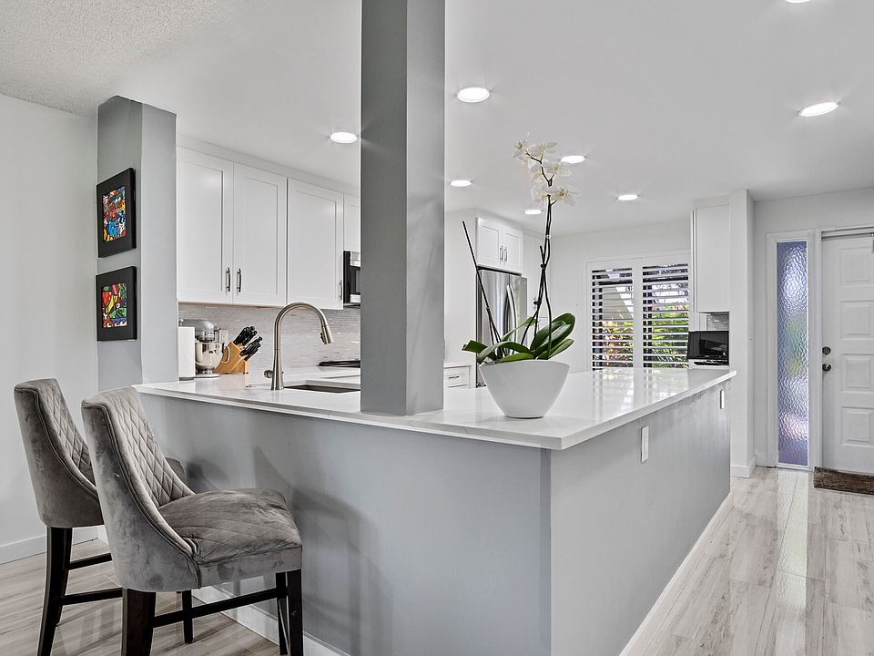1st image of 5120 Golfview Court #1713