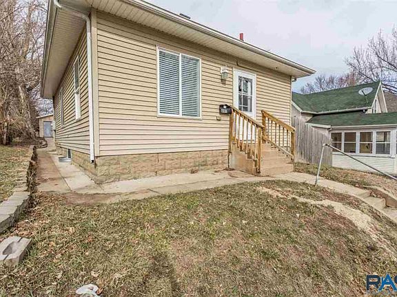 2nd image of 607 S Prairie Ave