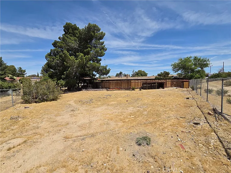 19145 Tomahawk Rd — Photo 33