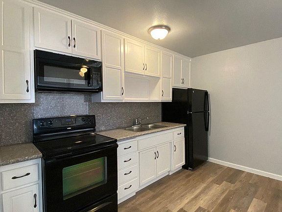 2nd image of 1484 N Cedar Ave #16